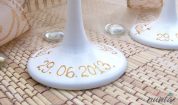 Pahare sampanie personalizate cu floricele albe
