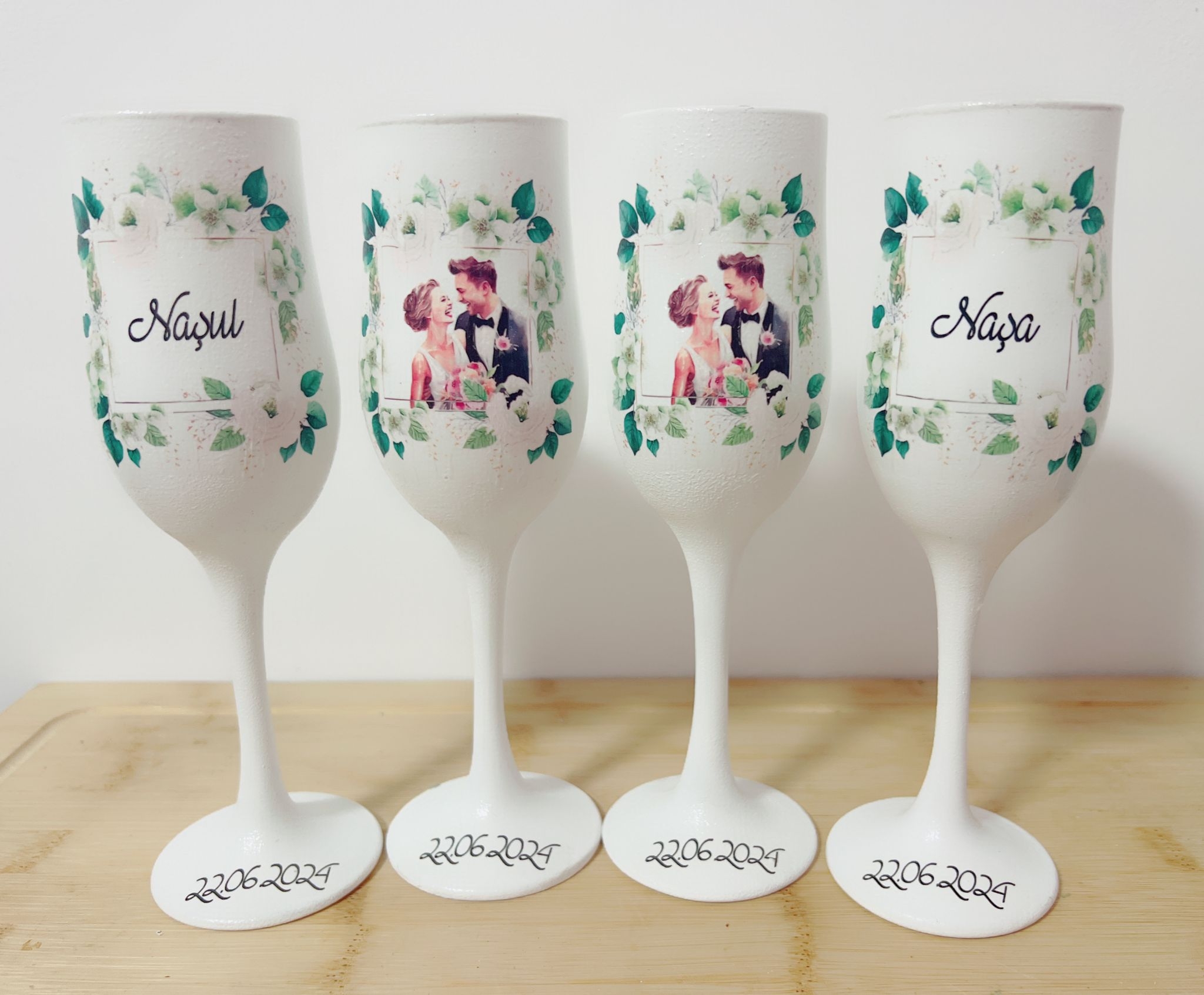 Set 4 pahare de nunta pentru miri si nasi cu poza P14